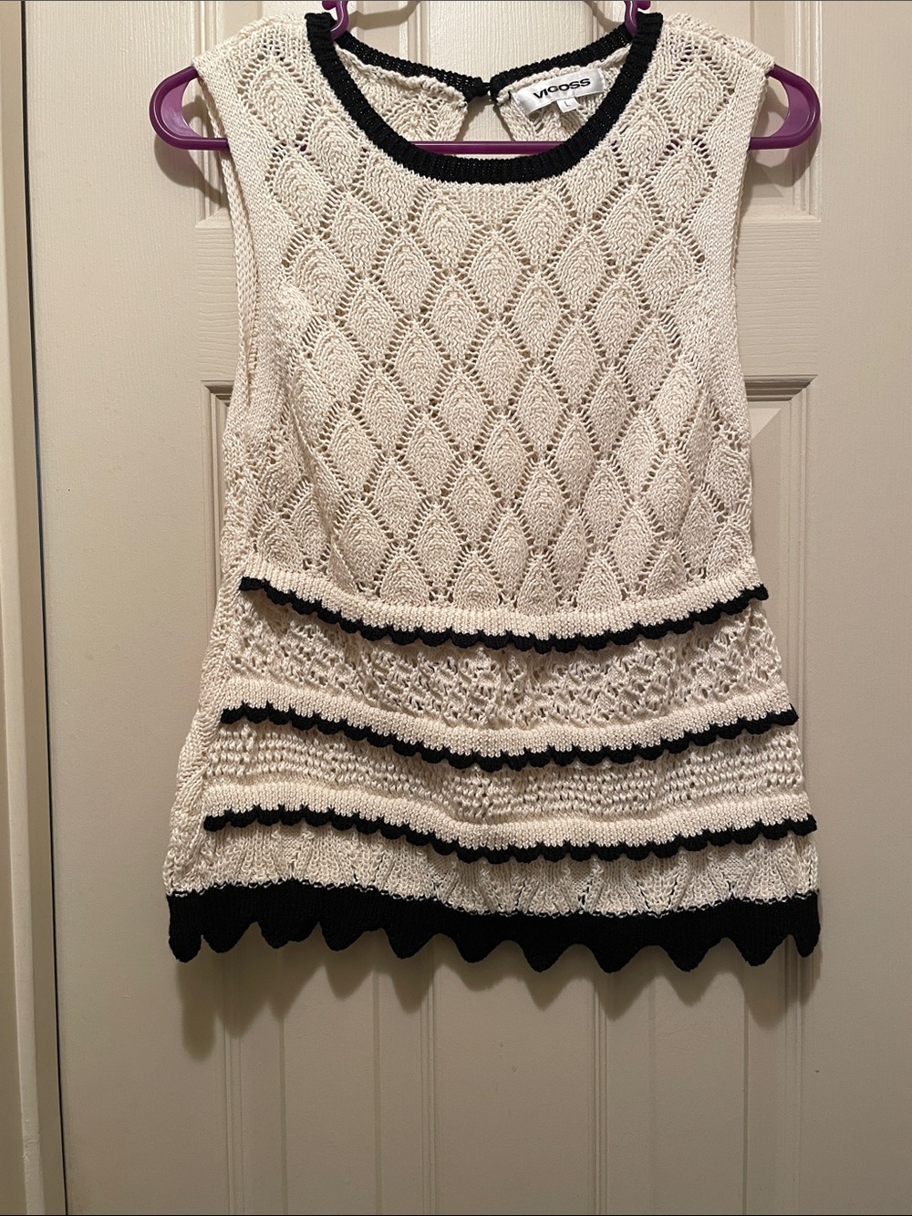 Vigoss Knit Sleeveless Top w/Black Trim